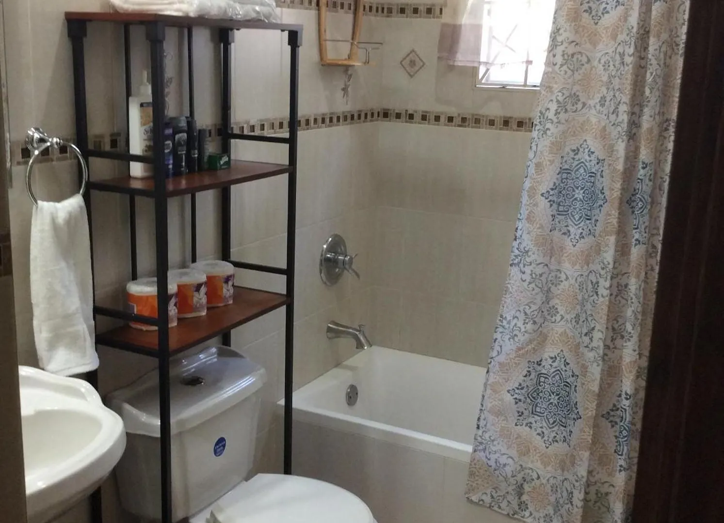Le Quad - One Bedroom & Studio Apt - Private, Spacious & Secured Kingston