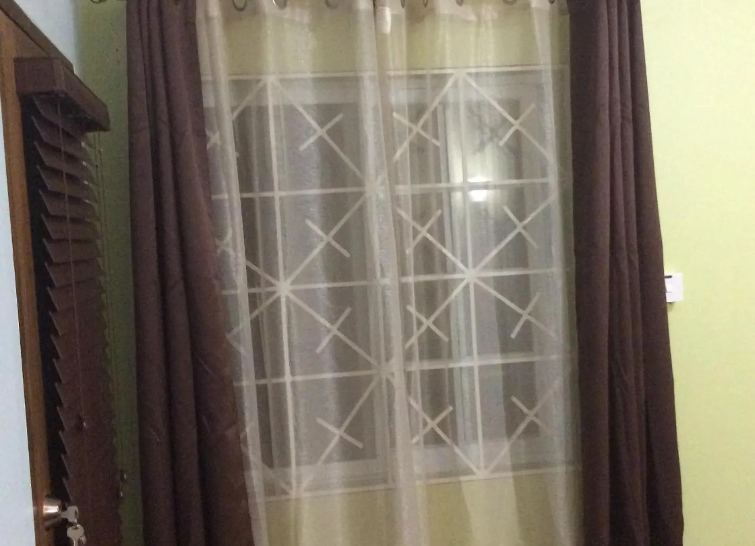 Le Quad - One Bedroom & Studio Apt - Private, Spacious & Secured Kingston Jamaica