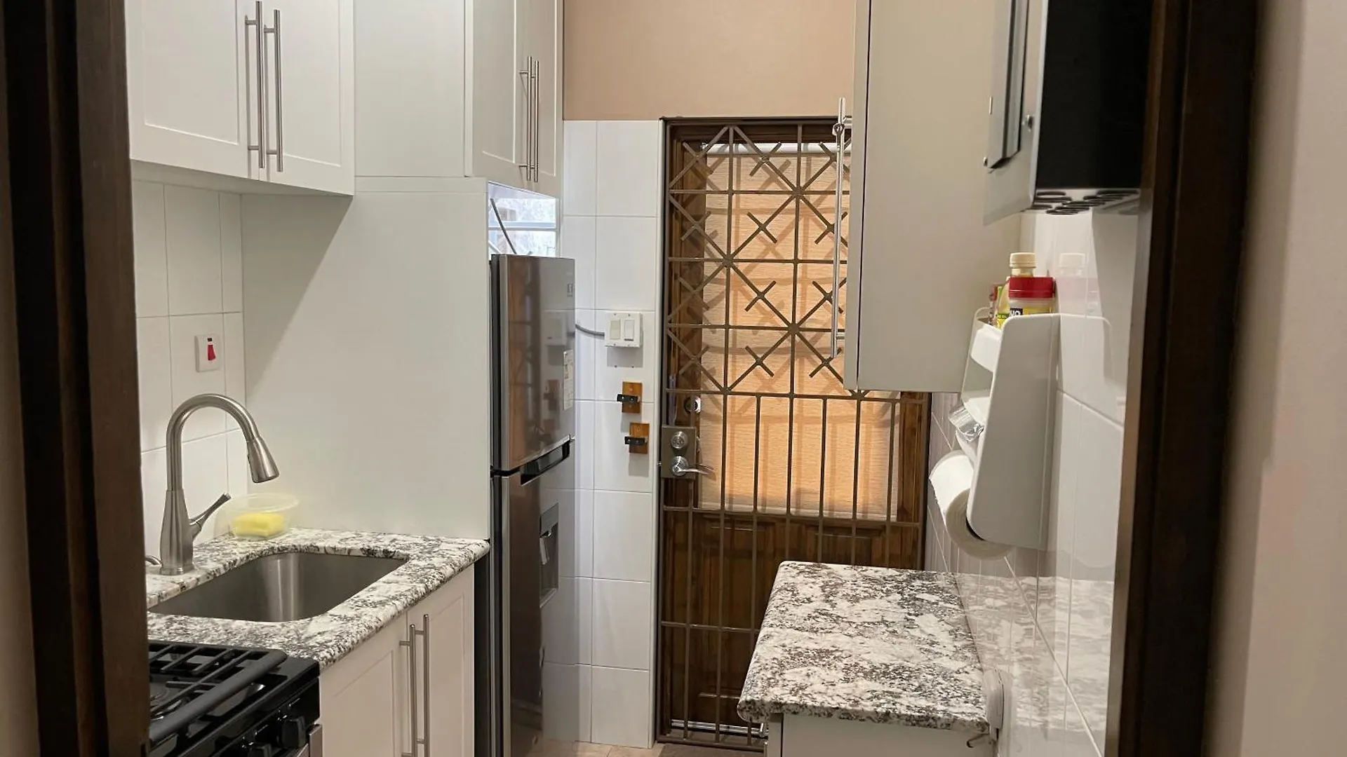 Apartment Le Quad - One Bedroom & Studio Apt - Private, Spacious & Secured Kingston