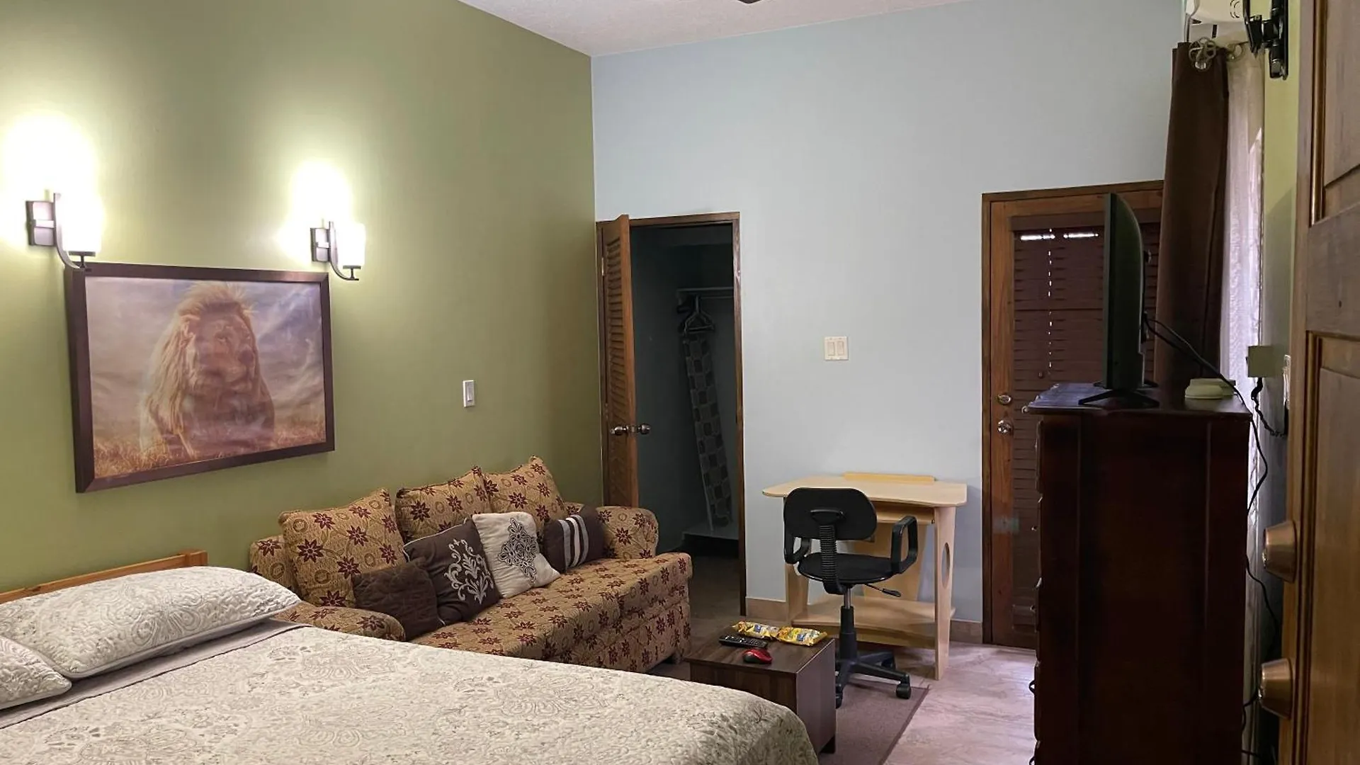 Apartment Le Quad - One Bedroom & Studio Apt - Private, Spacious & Secured Kingston