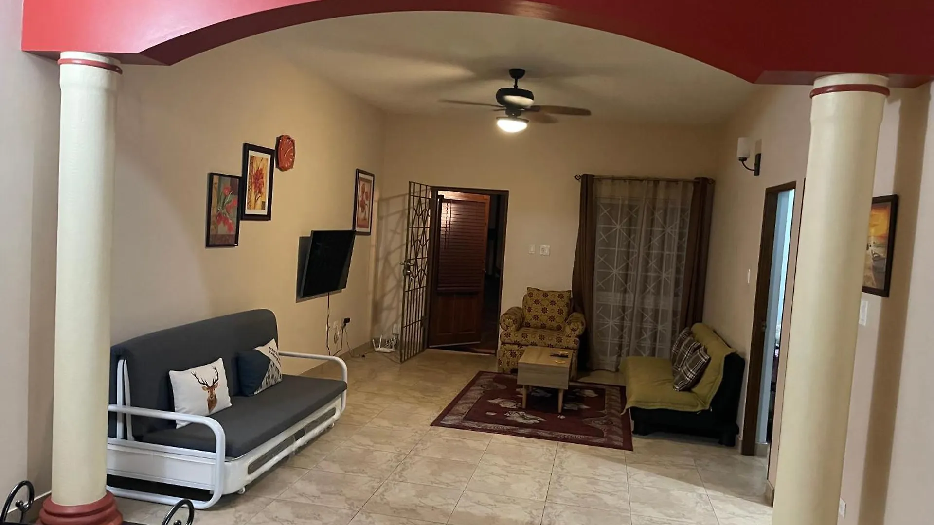 Le Quad - One Bedroom & Studio Apt - Private, Spacious & Secured Kingston Jamaica