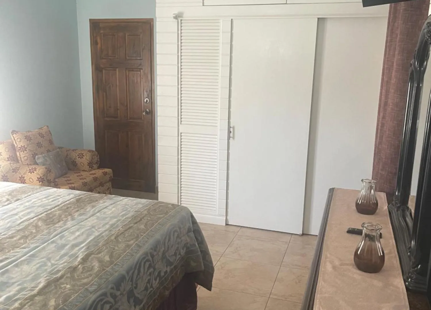 Apartment Le Quad - One Bedroom & Studio Apt - Private, Spacious & Secured Kingston