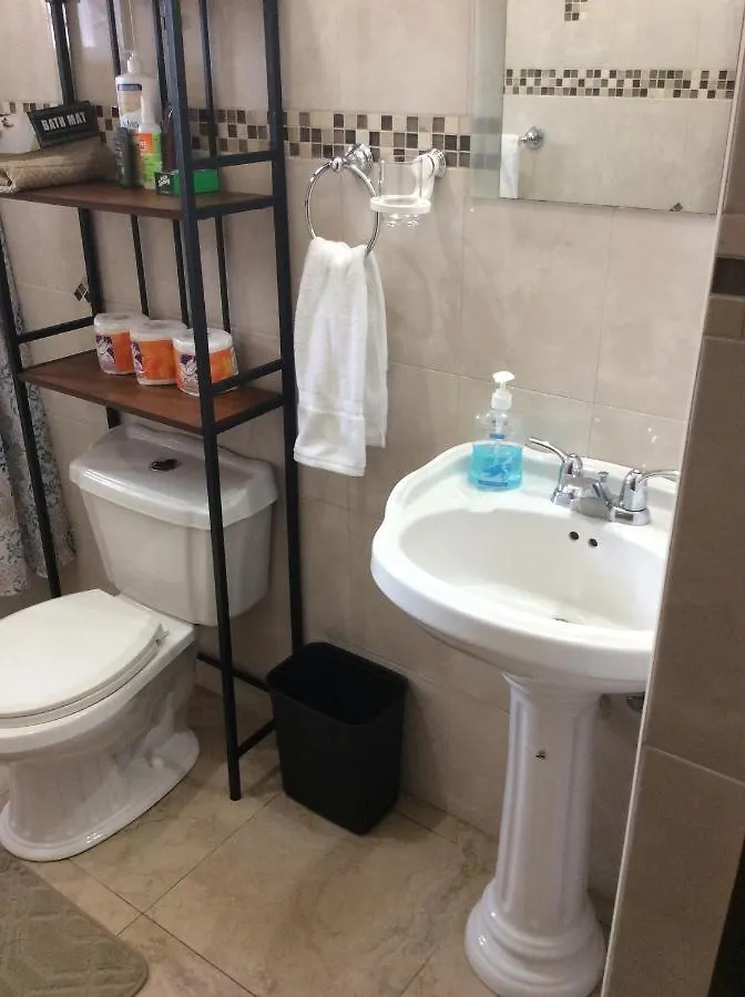 Apartament Le Quad - One Bedroom & Studio Apt - Private, Spacious & Secured Kingston
