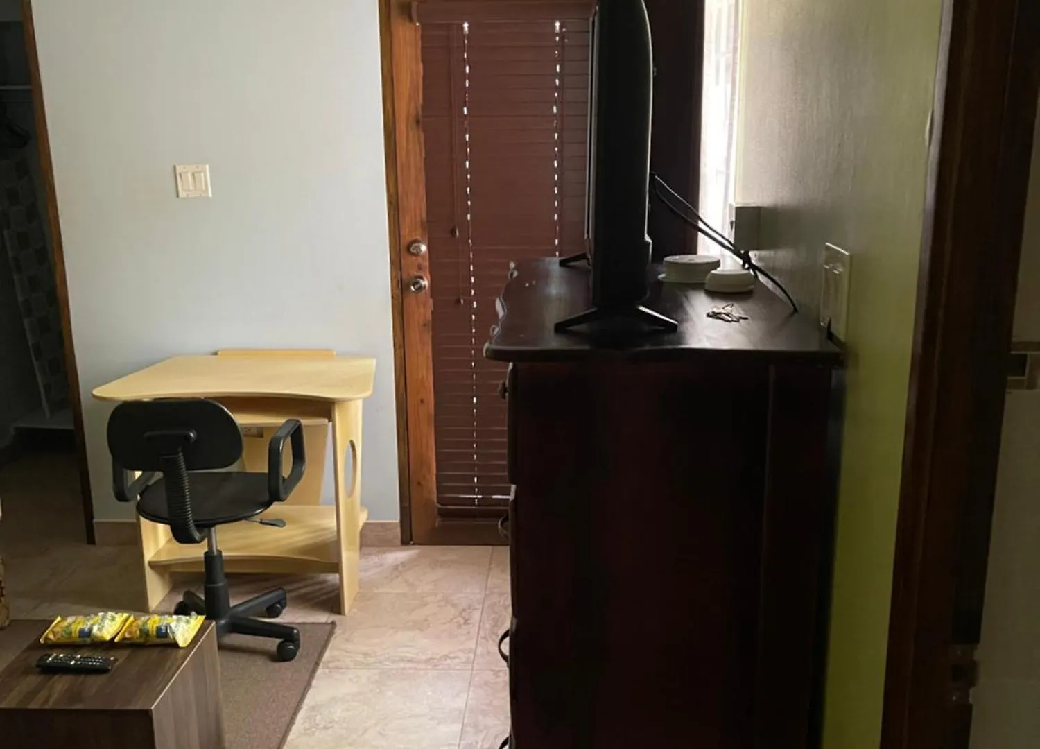 Le Quad - One Bedroom & Studio Apt - Private, Spacious & Secured Kingston