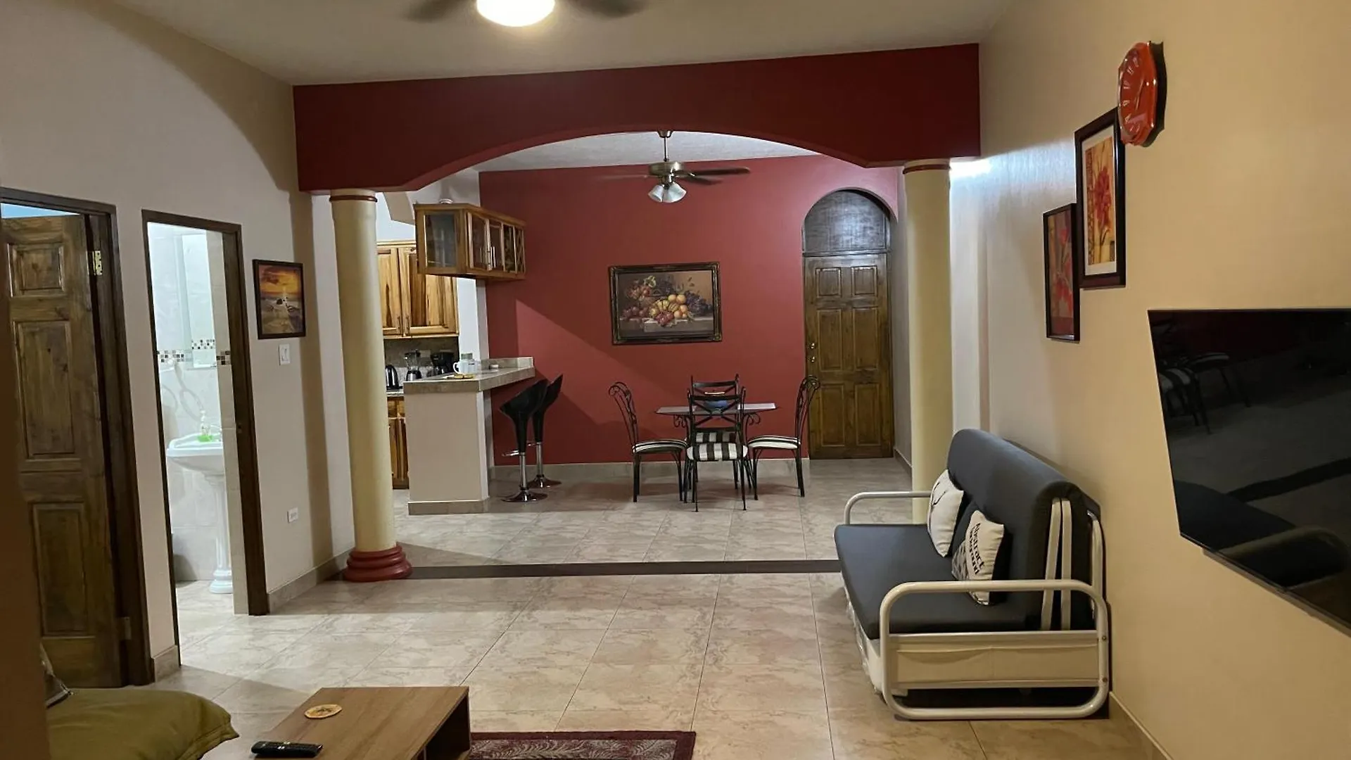 Le Quad - One Bedroom & Studio Apt - Private, Spacious & Secured Kingston